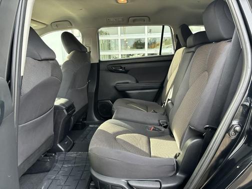 2021 Toyota Highlander Hybrid LE