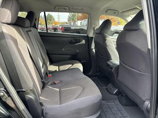 2021 Toyota Highlander Hybrid LE