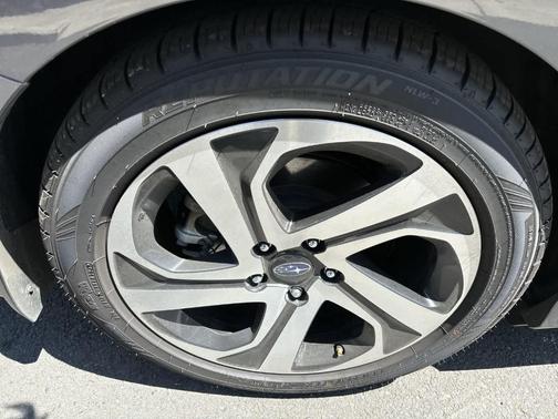 2022 Subaru Legacy Touring XT