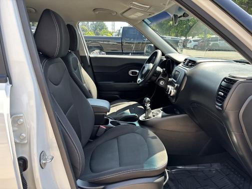 2017 Kia Soul Base