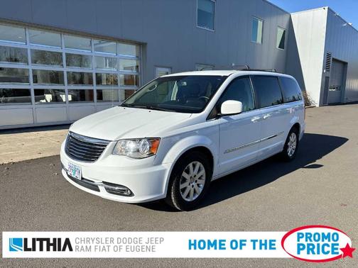 2016 Chrysler Town & Country Touring