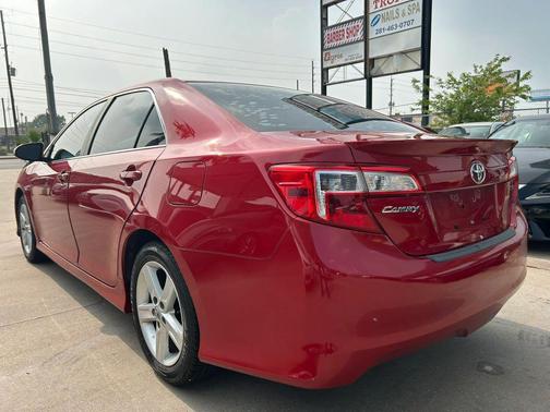 Barcelona Red Metallic 2013 Toyota Camry SE