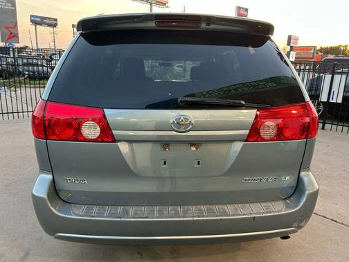 2006 Toyota Sienna LE
