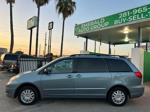 2006 Toyota Sienna LE