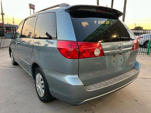 2006 Toyota Sienna LE