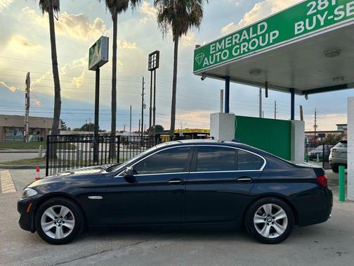 2013 BMW 528 528i Sedan 4D