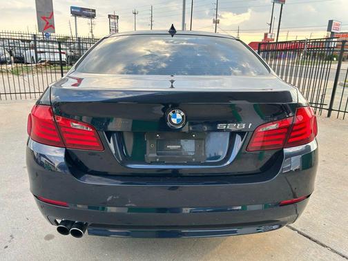 2013 BMW 528 528i Sedan 4D