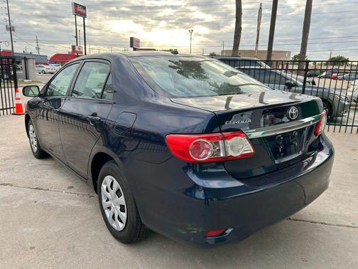 2011 Toyota Corolla LE