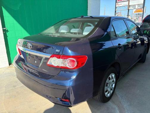 2011 Toyota Corolla LE