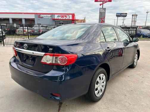 2011 Toyota Corolla LE
