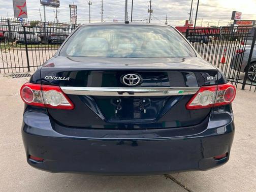 2011 Toyota Corolla LE