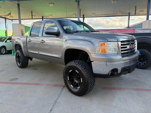 Gray 2008 GMC Sierra 1500 SLE2 Crew Cab Truck