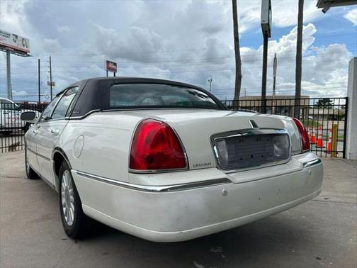 2005 Lincoln Town Car Signature