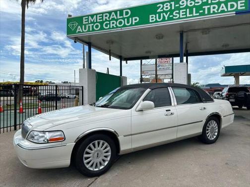 2005 Lincoln Town Car Signature
