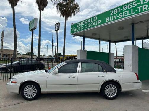 2005 Lincoln Town Car Signature