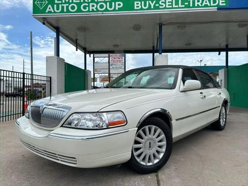 2005 Lincoln Town Car Signature