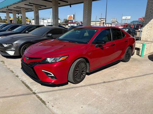 2020 Toyota Camry SE