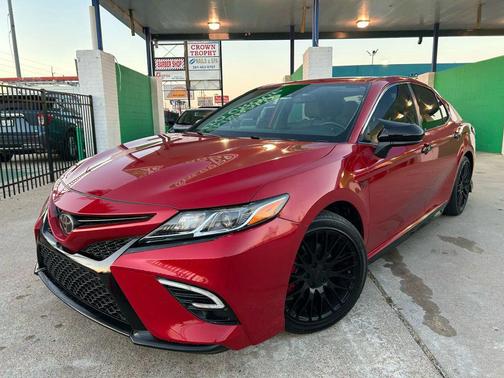 2020 Toyota Camry SE