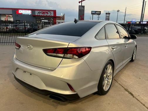 2018 Hyundai SONATA SE