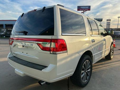 2017 Lincoln Navigator Select