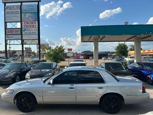 Medium Grey Clearcoat Metallic 2000 Mercury Grand Marquis LS