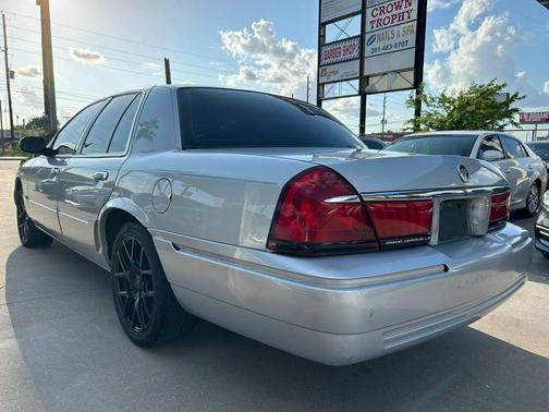 Medium Grey Clearcoat Metallic 2000 Mercury Grand Marquis LS