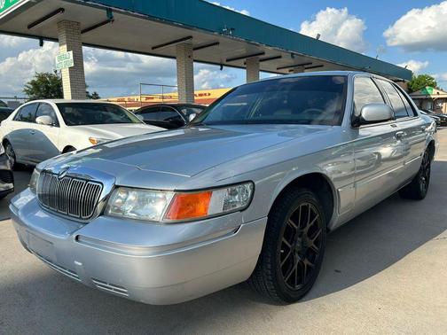 Medium Grey Clearcoat Metallic 2000 Mercury Grand Marquis LS