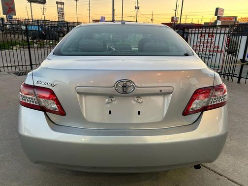 2011 Toyota Camry LE