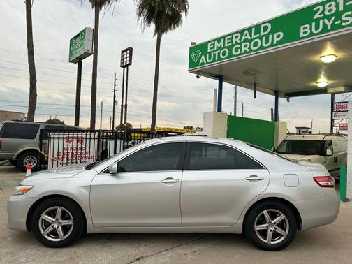 2010 Toyota Camry LE