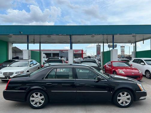 Black 2007 Cadillac DTS Base