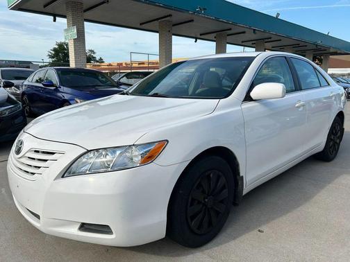 Super White 2009 Toyota Camry SE