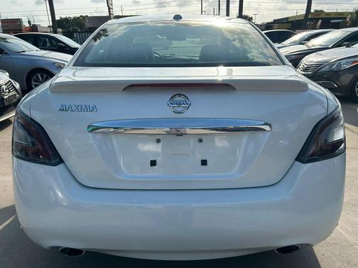 Pearl White 2014 Nissan Maxima SV