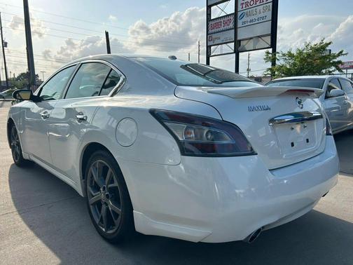 Pearl White 2014 Nissan Maxima SV