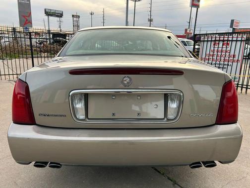 2000 Cadillac DeVille Base