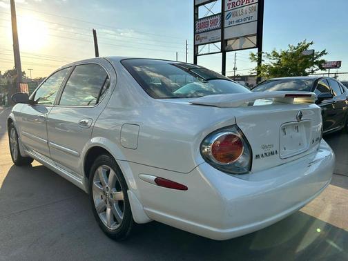 Glacier Pearl 2003 Nissan Maxima GLE