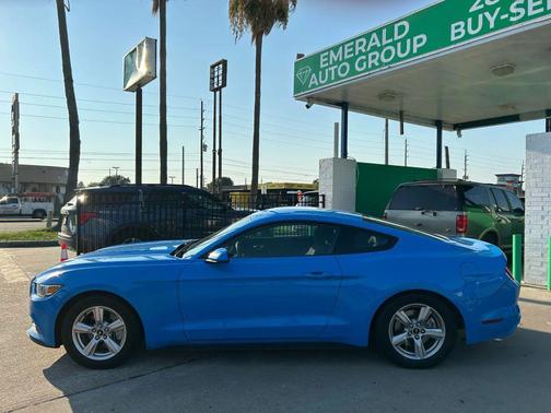 2017 Ford Mustang V6