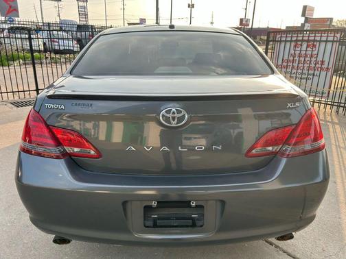 2009 Toyota Avalon XLS