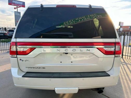 2017 Lincoln Navigator Select