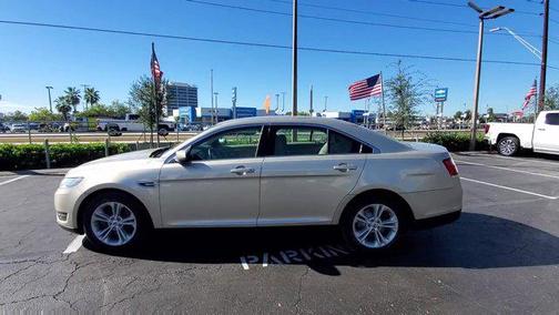 2018 Ford Taurus SEL