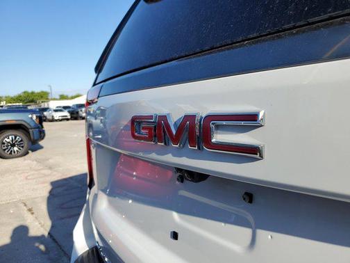 2026 GMC Yukon 4WD AT4