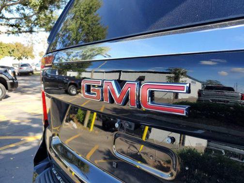 2026 GMC Yukon XL 2WD Elevation