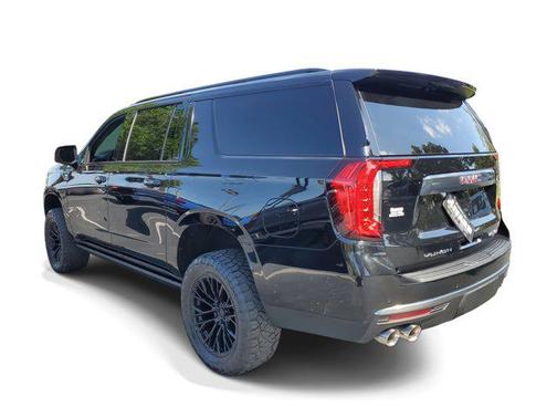 2023 GMC Yukon XL 4WD AT4