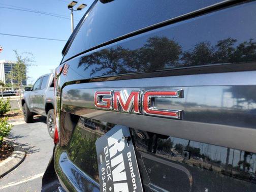2023 GMC Yukon XL 4WD AT4