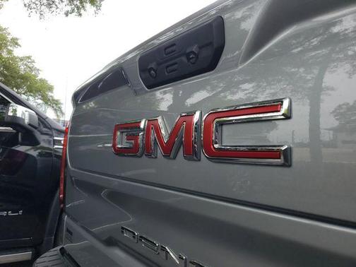 Sterling Metallic 2023 GMC Sierra 1500 Denali