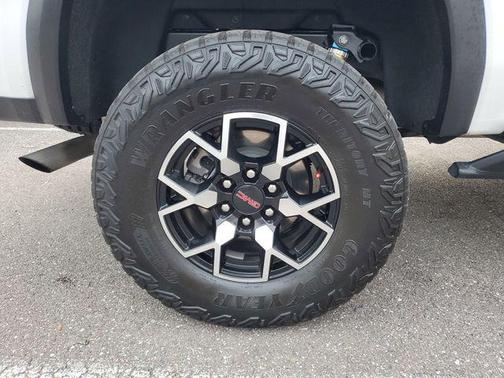 Summit White 2023 GMC Canyon AT4X