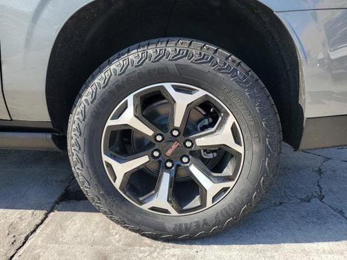 2025 GMC Yukon XL 4WD AT4