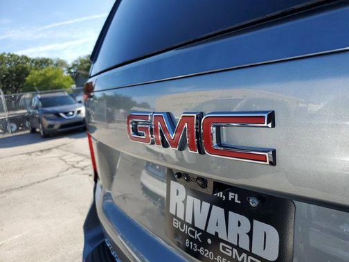 2025 GMC Yukon XL 4WD AT4