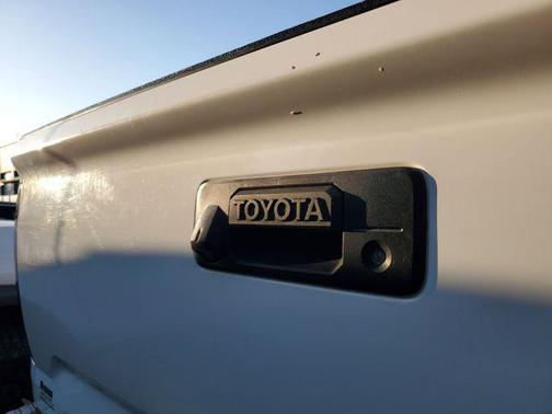Super White 2014 Toyota Tundra SR5