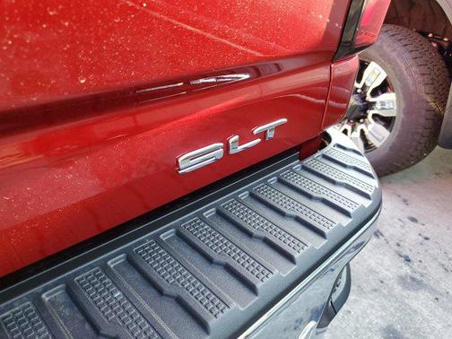 2025 GMC Sierra 2500 SLT
