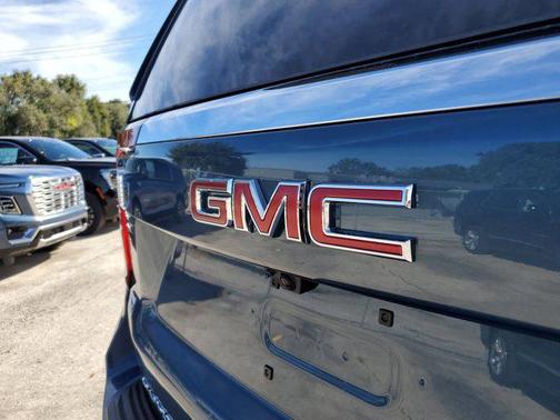 2026 GMC Yukon XL 2WD Elevation